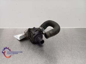 Gebruikte Watercirculatiepomp Volvo V60 I (FW/GW) 2.0 D2 16V Prijs op aanvraag aangeboden door Alexander Autodemontage