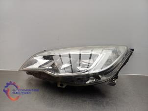 Begagnade Strålkastare, vänster Opel Astra J Sports Tourer (PD8/PE8/PF8) 1.7 CDTi 16V Pris € 150,00 Marginaltabell erbjuds av Alexander Autodemontage