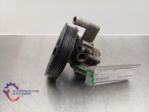 Gebruikte Servopomp Kia Sportage (JE) 2.7 V6 24V 4x4 Prijs € 79,99 Margeregeling aangeboden door Alexander Autodemontage