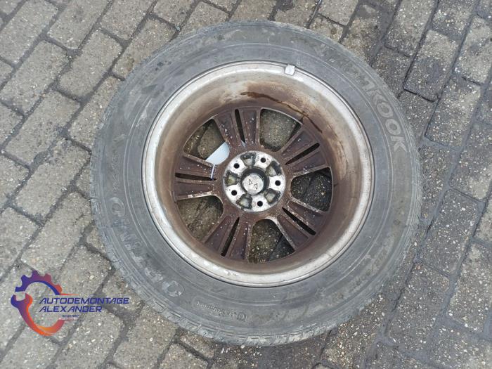 Velg + Band van een Hyundai iX35 (LM) 1.6 GDI 16V 2011