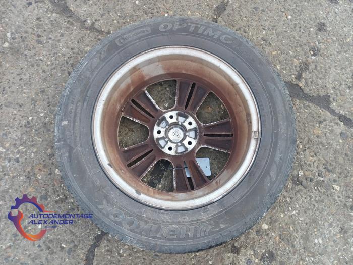 Velg + Band van een Hyundai iX35 (LM) 1.6 GDI 16V 2011