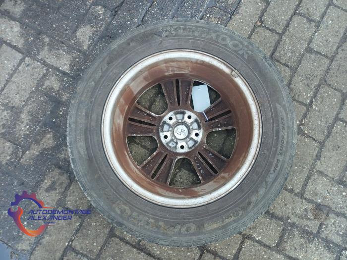 Velg + Band van een Hyundai iX35 (LM) 1.6 GDI 16V 2011