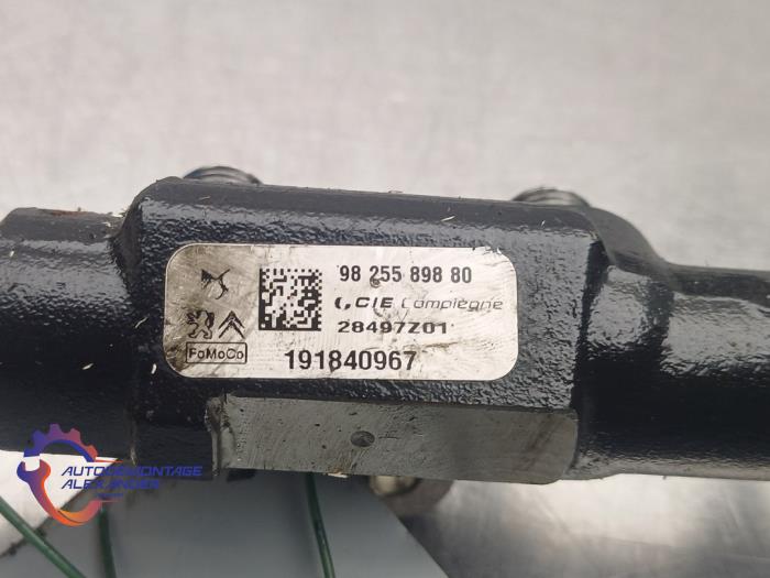 Bränsleinsprutningsmunstycke från en Ford Transit Connect (PJ2) 1.5 TDCi 2020