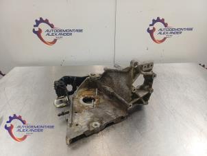 Gebruikte Steun (diversen) Opel Insignia Sports Tourer 2.0 CDTI 16V 120 ecoFLEX Prijs op aanvraag aangeboden door Alexander Autodemontage