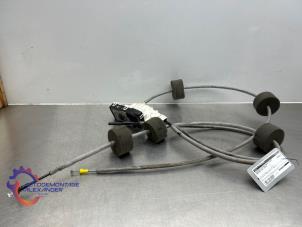 Gebruikte Schuifdeur Slotmechaniek rechts Mercedes Vito (447.6) 1.6 109 CDI 16V Prijs € 242,00 Inclusief btw aangeboden door Alexander Autodemontage