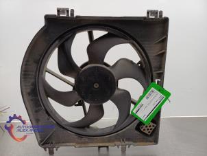 Używane Wentylator Renault Twingo II (CN) 1.2 16V Cena € 24,99 Procedura marży oferowane przez Alexander Autodemontage