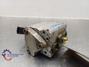 Begagnade Mekanisk bränslepump Volkswagen Golf V (1K1) 1.6 FSI 16V Pris € 242,00 Inklusive moms erbjuds av Alexander Autodemontage