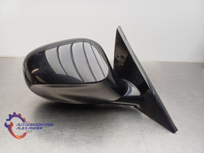 Lusterko zewnetrzne prawe z BMW 1 serie (E88) 118d 16V 2011