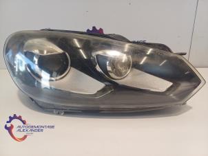 Używane Reflektor prawy Volkswagen Golf VI (5K1) 1.4 TSI 160 16V Cena na żądanie oferowane przez Alexander Autodemontage