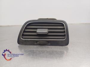 Gebruikte Luchtrooster Dashboard Volkswagen Golf VII (AUA) 1.6 TDI BlueMotion 16V Prijs op aanvraag aangeboden door Alexander Autodemontage