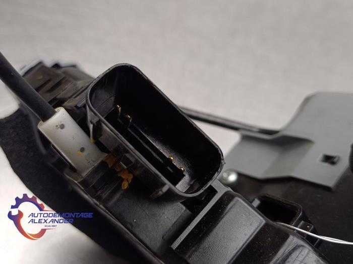 Portierslot Mechaniek 4Deurs links-achter van een Hyundai i20 (GBB) 1.2i 16V 2020