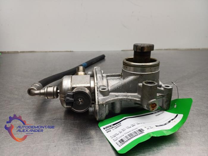 Högtryckspump från en BMW 1 serie (F20) 114i 1.6 16V