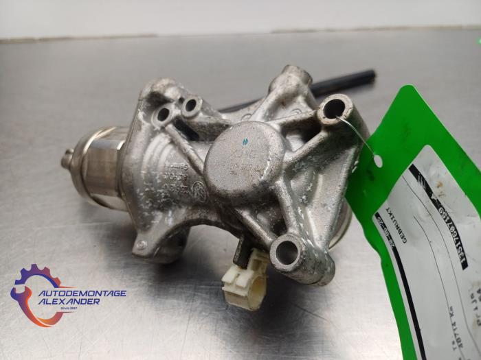 Högtryckspump från en BMW 1 serie (F20) 114i 1.6 16V