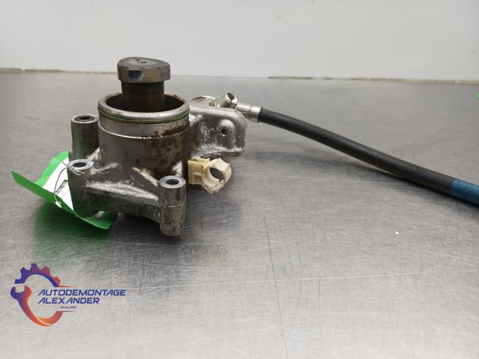 Högtryckspump från en BMW 1 serie (F20) 114i 1.6 16V