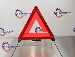 Gebruikte Gevarendriehoek Mercedes C (W204) 2.2 C-200 CDI 16V Eco Prijs € 24,99 Inclusief btw aangeboden door Alexander Autodemontage