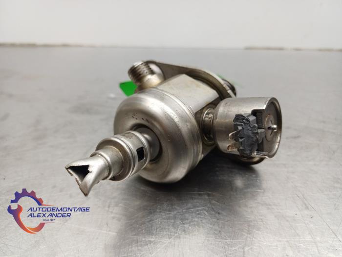 Högtryckspump från en BMW 1 serie (F21) 116i 1.6 16V 2013