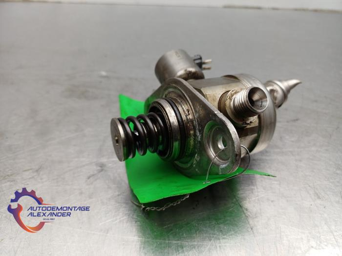 Högtryckspump från en BMW 1 serie (F21) 116i 1.6 16V 2013