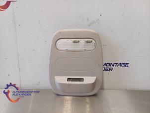 Begagnade Innerbelysning, fram Renault Trafic (1FL/2FL/3FL/4FL) 1.6 dCi 120 Twin Turbo Pris € 39,99 Inklusive moms erbjuds av Alexander Autodemontage