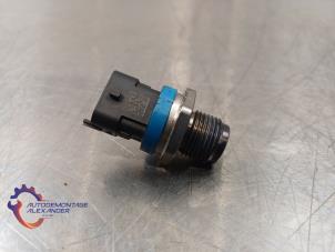 Begagnade Bränsletryckssensor Renault Master II (FD/HD) 2.5 dCi 120 FAP Pris € 35,01 Inklusive moms erbjuds av Alexander Autodemontage