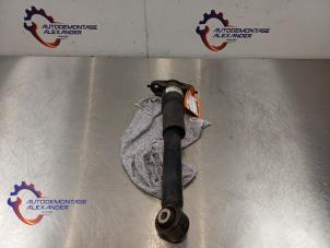 Gebruikte Schokdemper rechts-achter Opel Corsa F (UB/UH/UP) 1.2 12V 75 Prijs op aanvraag aangeboden door Alexander Autodemontage