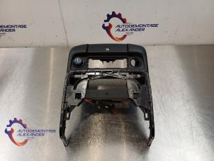 Gebruikte Middenconsoles Landrover Range Rover IV (LG) 4.4 SDV8 32V Prijs € 49,99 Inclusief btw aangeboden door Alexander Autodemontage