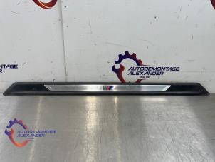 Używane Listwa ozdobna BMW 1 serie (F21) 116i 1.6 16V Cena € 84,10 Z VAT oferowane przez Alexander Autodemontage