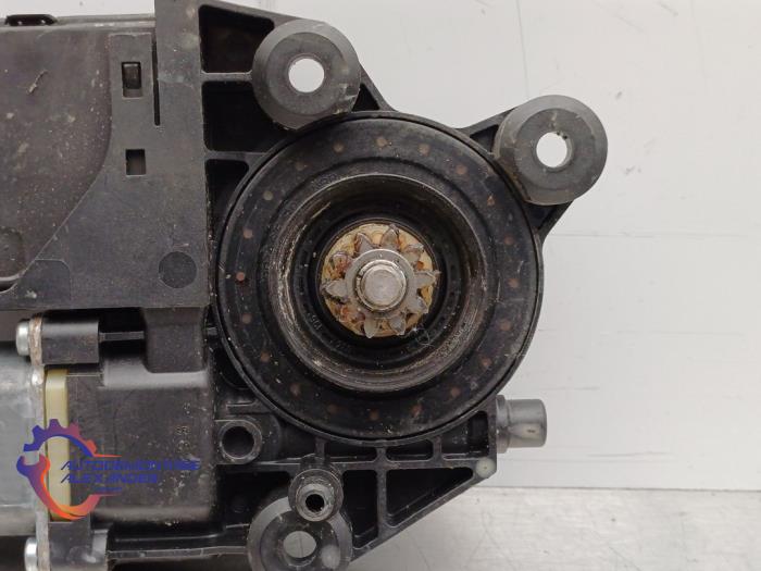 Motor, dörrfönster från en Renault Megane III Grandtour (KZ) 1.4 16V TCe 130 2010