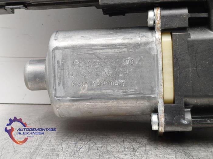 Motor, dörrfönster från en Renault Megane III Grandtour (KZ) 1.4 16V TCe 130 2010