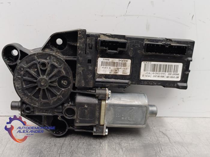 Motor, dörrfönster från en Renault Megane III Grandtour (KZ) 1.4 16V TCe 130 2010