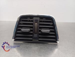 Gebruikte Luchtrooster achter Skoda Octavia Combi (5EAC) 1.6 TDI Greenline 16V Prijs € 20,00 Inclusief btw aangeboden door Alexander Autodemontage