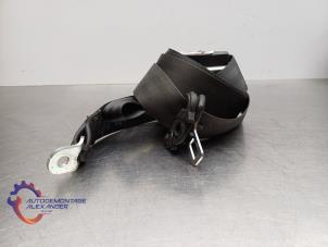 Begagnade Främre säkerhetsbälte, vänster Skoda Octavia Combi (1Z5) 1.6 TDI Greenline Pris € 49,99 Inklusive moms erbjuds av Alexander Autodemontage