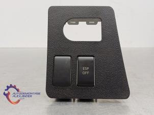 Begagnade ESP-brytare Nissan Qashqai (J10) 2.0 16V Pris € 19,99 Inklusive moms erbjuds av Alexander Autodemontage