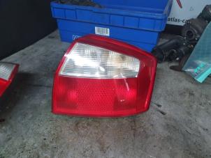 Gebruikte Achterlicht rechts Audi A4 Prijs € 50,00 Margeregeling aangeboden door Autodemontage Atlas-Car B.V.