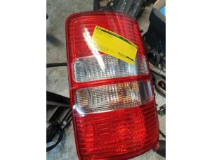 Begagnade Baklykta, höger Volkswagen Caddy III (2KA,2KH,2CA,2CH) 1.6 TDI 16V Pris € 30,00 Marginaltabell erbjuds av Autodemontage Atlas-Car B.V.