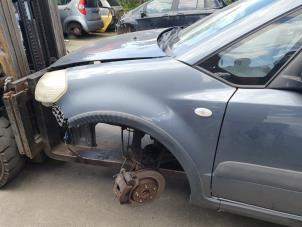 Gebruikte Scherm links-voor Suzuki SX4 (EY/GY) 1.6 16V VVT Comfort,Exclusive Autom. Prijs € 125,00 Margeregeling aangeboden door Autodemontage Atlas-Car B.V.