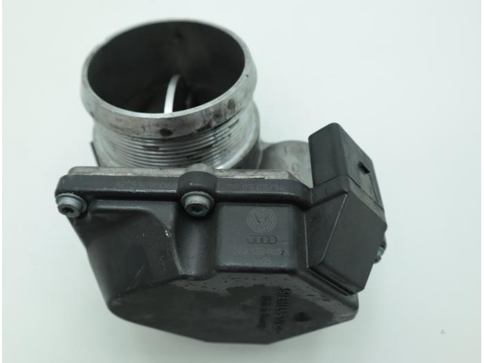 Spjällhus från en Volkswagen Touareg (7LA/7L6) 2.5 TDI R5 2008