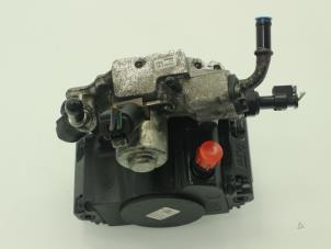 Gebruikte Brandstofpomp Mechanisch Mercedes Vito (639.7) 2.2 113 CDI 16V Euro 5 Prijs € 211,75 Inclusief btw aangeboden door Brus Motors BV