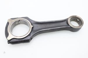 Begagnade Vevstake Mercedes Sprinter 2t (901/902) 216 CDI 20V Pris € 90,75 Inklusive moms erbjuds av Brus Motors BV