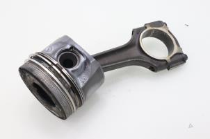 Używane Korbowód Mercedes Sprinter 4/5t (904/905) 412 D 4x4 Cena € 90,75 Z VAT oferowane przez Brus Motors BV