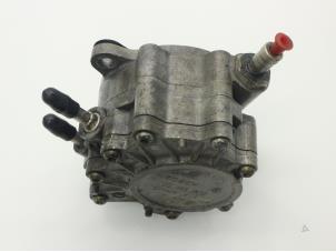 Gebruikte Brandstofpomp Mechanisch Volkswagen Golf V (1K1) 2.0 TDI 16V Prijs € 60,50 Inclusief btw aangeboden door Brus Motors BV