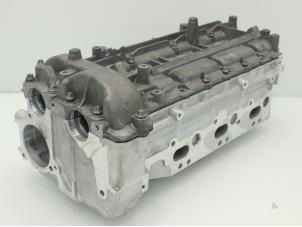 Begagnade Topplock Mercedes E Combi (S211) 3.0 E-320 CDI V6 24V Pris € 484,00 Inklusive moms erbjuds av Brus Motors BV