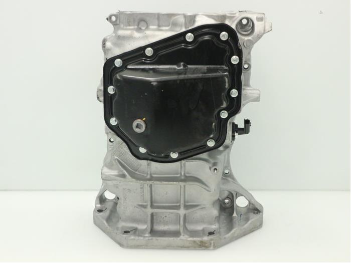 Oljetråg från en Nissan Qashqai (J11) 1.6 dCi All Mode 4x4-i 2016