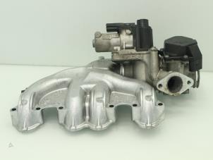 Gebruikte Inlaatspruitstuk Volkswagen Golf V (1K1) 2.0 TDI DPF Prijs € 90,75 Inclusief btw aangeboden door Brus Motors BV