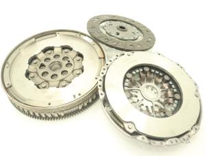 Nieuwe Dubbele massa vliegwiel Nissan X-Trail (T32) 1.6 Energy dCi Prijs € 484,00 Inclusief btw aangeboden door Brus Motors BV