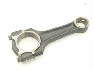 Używane Korbowód Mercedes Sprinter 4t (904) 412D Cena € 90,75 Z VAT oferowane przez Brus Motors BV