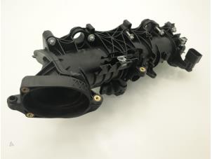 Używane Kolektor dolotowy Mercedes E (W213) E-200d 2.0 Turbo 16V Cena € 211,75 Z VAT oferowane przez Brus Motors BV