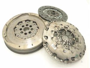 Gebruikte Dubbele massa vliegwiel Nissan X-Trail (T32) 2.0 dCi Prijs € 363,00 Inclusief btw aangeboden door Brus Motors BV