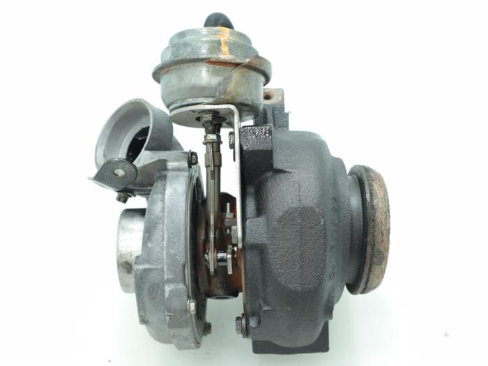 Turbo från en Mercedes-Benz C (W203) 2.7 C-270 CDI 20V 2004