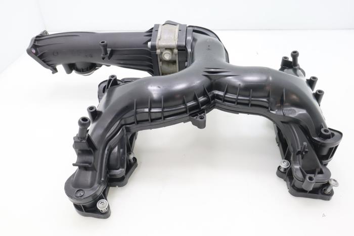 Insugsrör från en Audi Q7 (4LB) 3.0 TDI V6 24V 2013