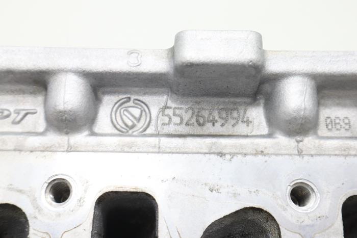 Topplock från en Fiat Fiorino (225) 1.3 D 16V Multijet 80 2018